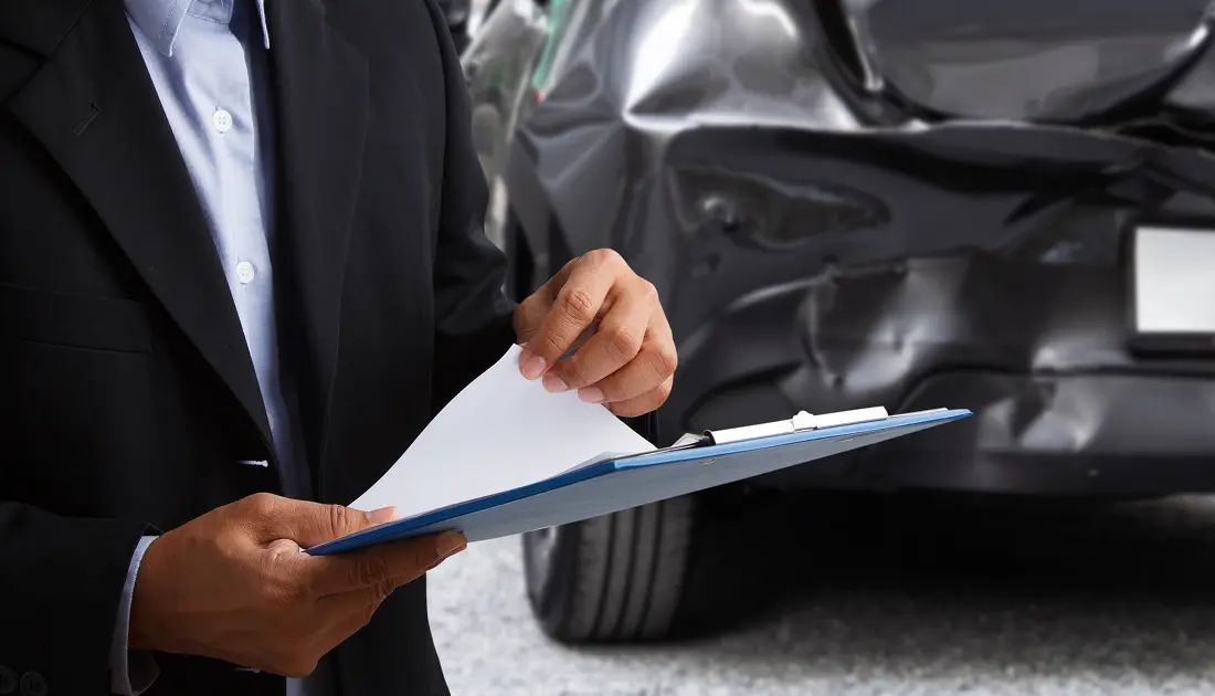 Assessing accident damage with clipboard